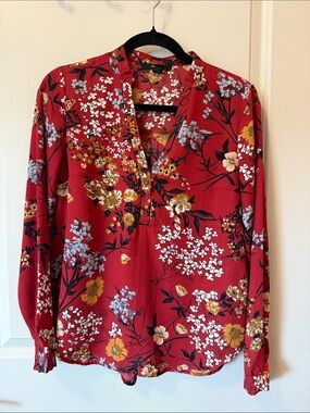 Forever 21 Red Floral V-Neck Long Sleeve Blouse